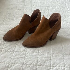 Steve Madden suede brown ankle booties size 7.5